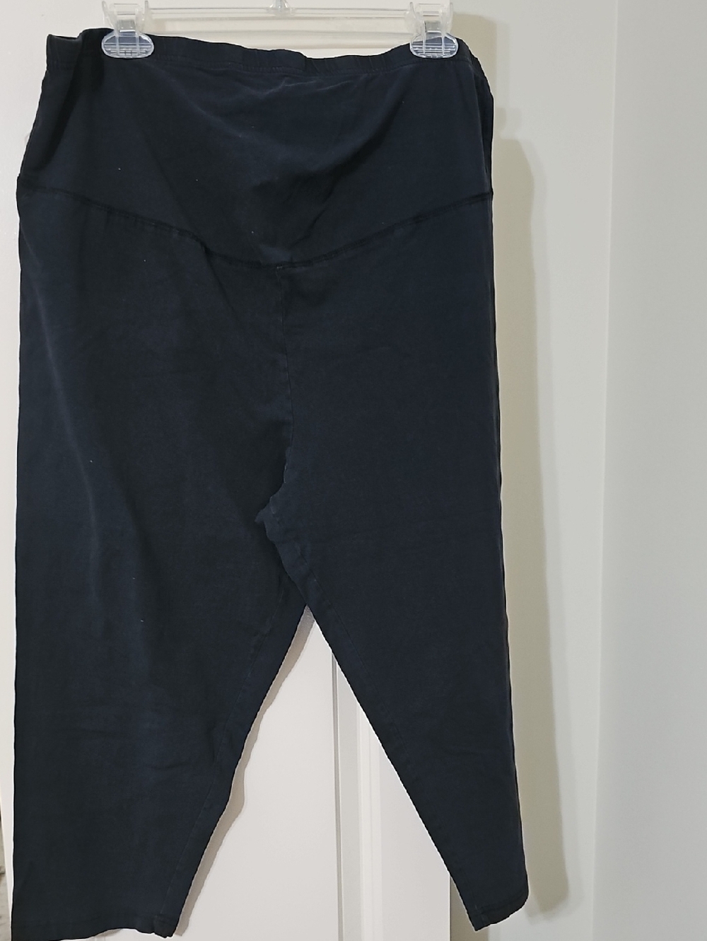 Motherhood Maternity Black 1x Full Panel Capri Leggings - Picture 1 of 5